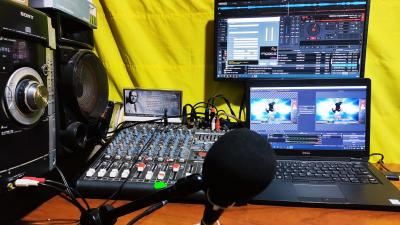 EQUIPOS DE TRANSMISIÓN PARA LA RADIO Y YOUTUBE